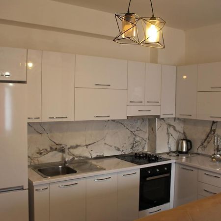 City Center Luxurious Apartment Shkodër Eksteriør billede
