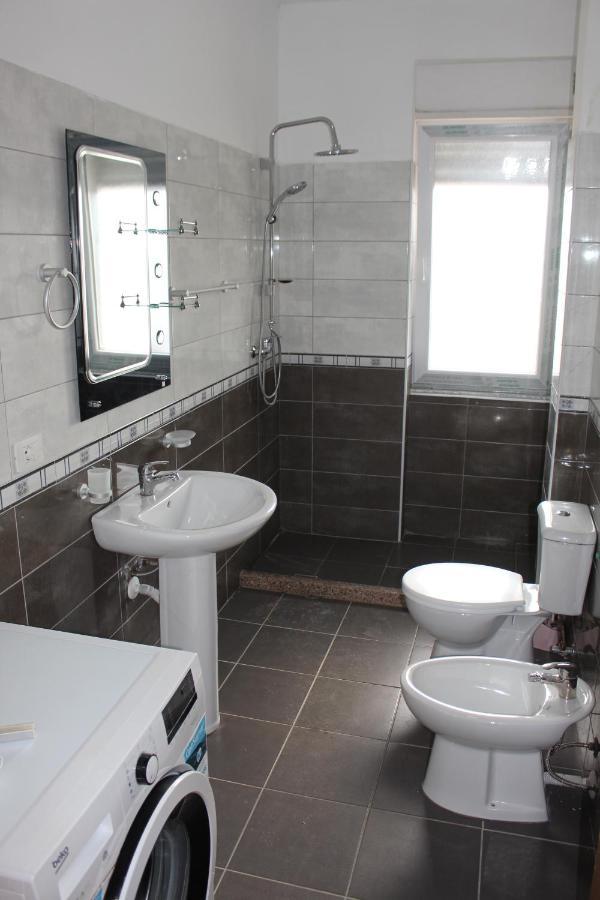 City Center Luxurious Apartment Shkodër Eksteriør billede